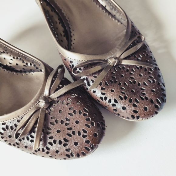 OSCAR DE LA RENTA leather bow kitten heels - Picture 2 of 5